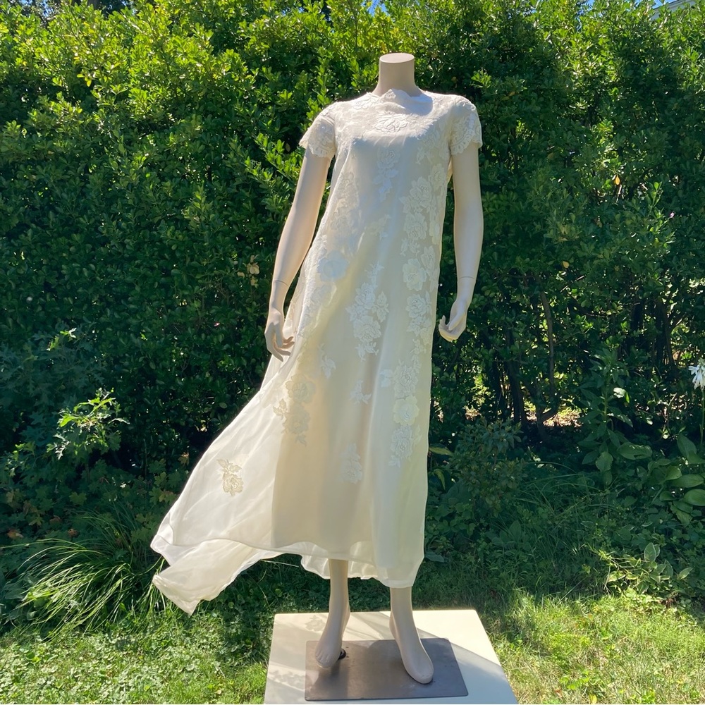 Vintage Miss Betsy floral appliqué ivory wedding dress xs petite